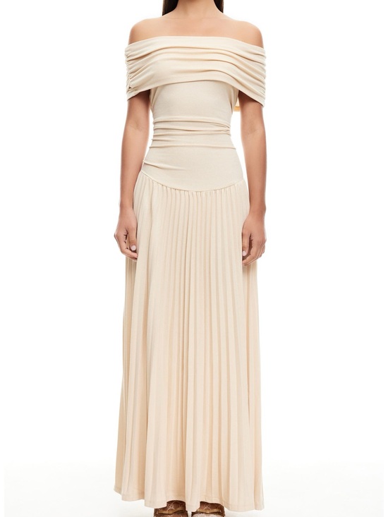 Lioness Dresses & Skirts - Lioness Field of Dreams Off the Shoulder Pleated Maxi Dress